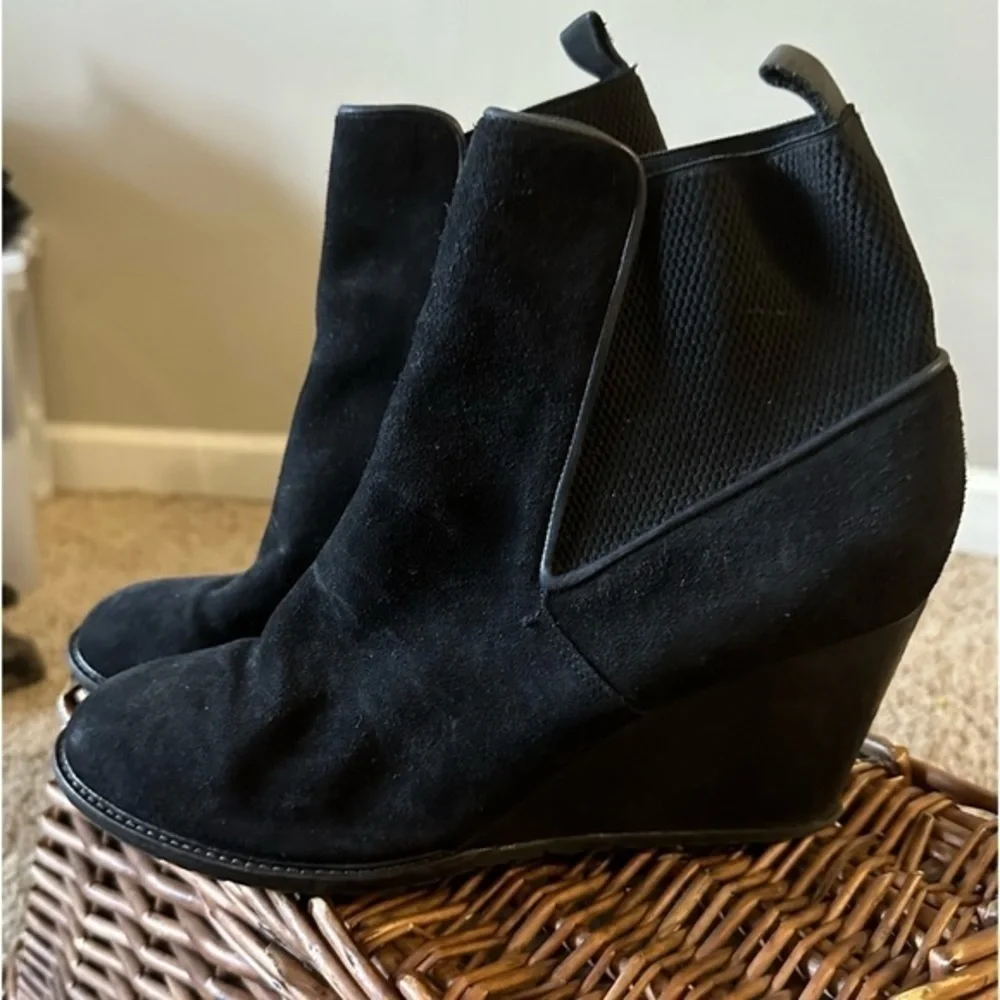 Lacoste suede wedge booties EUC SIZE 8.5